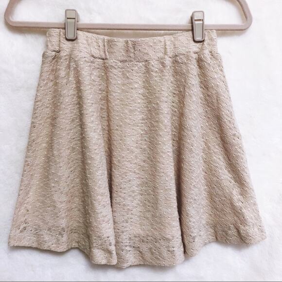 Headline Seoul Cream Flowy Mini Skater Skirt - Picture 7 of 8